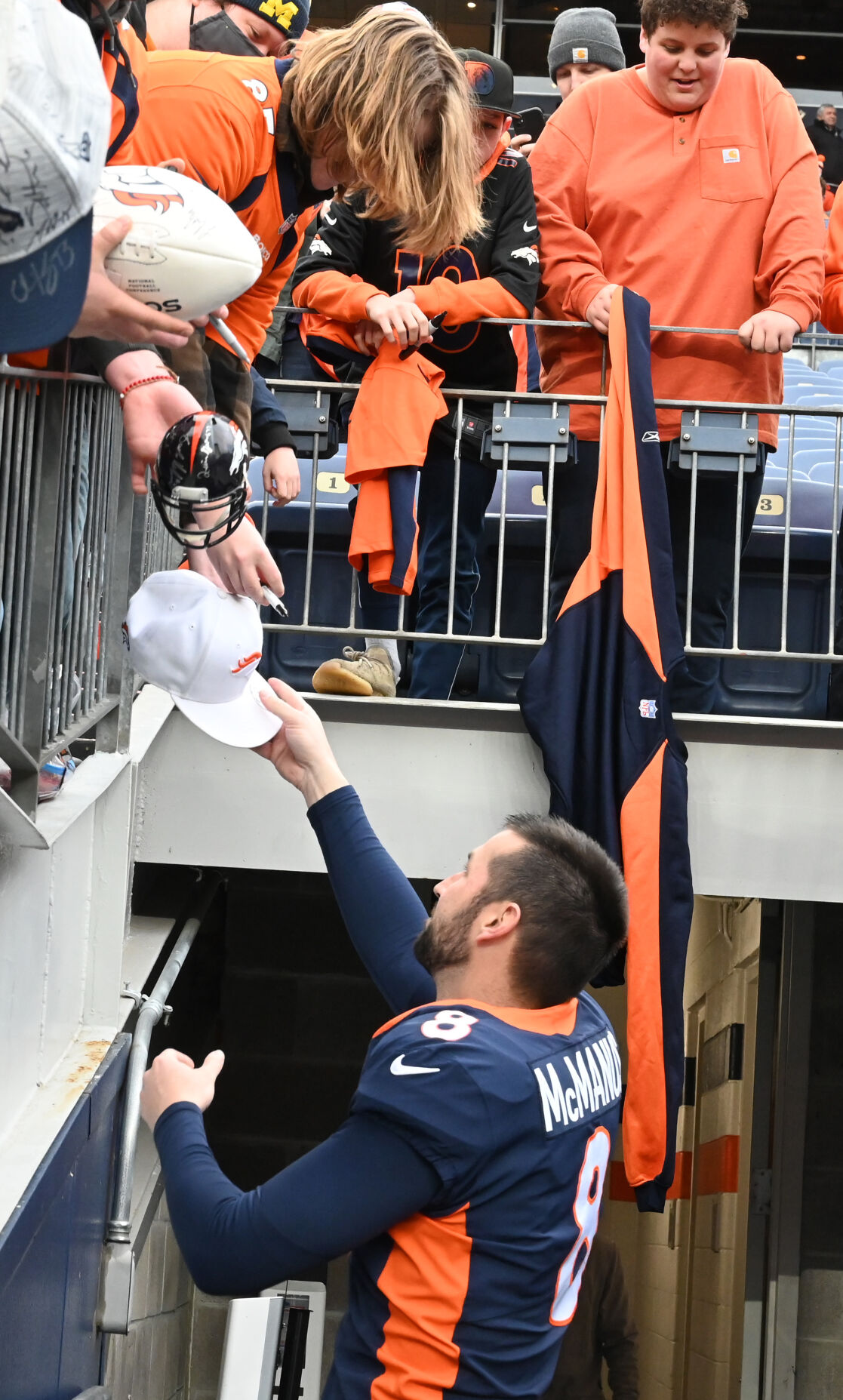 010922-s-news-broncos-chiefs 534 .jpg